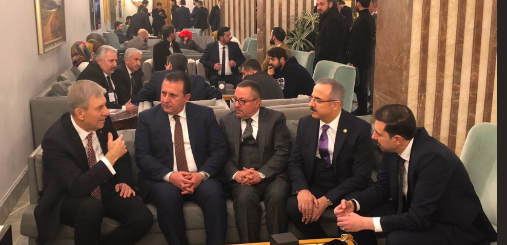 Ak Parti Milletvekili, İzmir'e Sağlık Yatırımları için Bakanla Görüştü