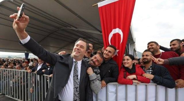 Açılışta Piriştina'ya sevgi seli