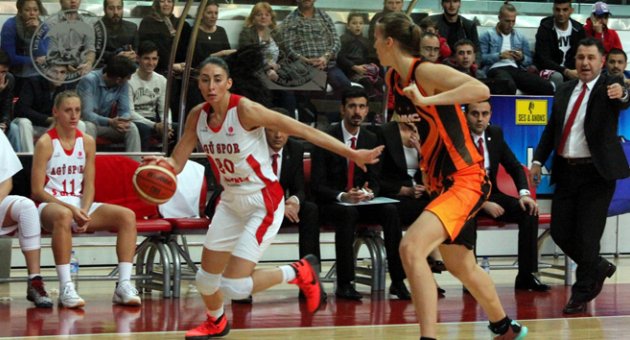 AGÜ Spor 68-54 UMMC Ekaterinburg