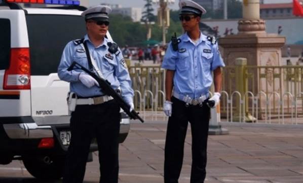 Ailesini ve 17 Kişi Katletti!