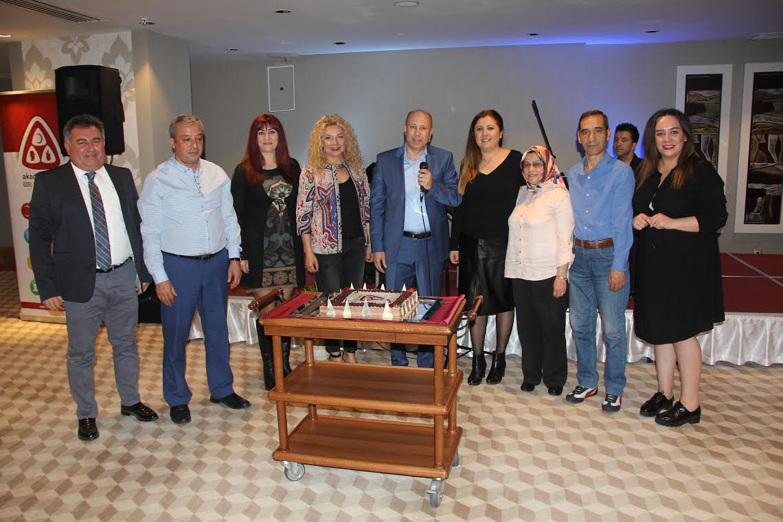 AKADEMİ AKAD 10. YILINI KUTLADI