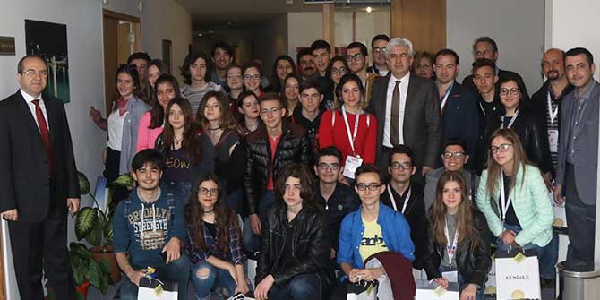 Akhisar Belediye Başkanı Salih Hızlı, 2 Ülkeden 16 Öğrenciyi Konuk Etti