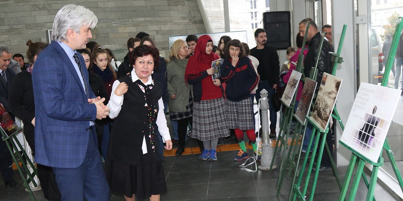 Akhisar’ın ilk photoshop kursu sergisi açıldı