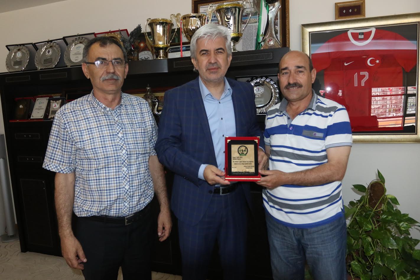 Akhisarlı Avcılardan Belediye Başkanı Salih Hızlı’ya teşekkür