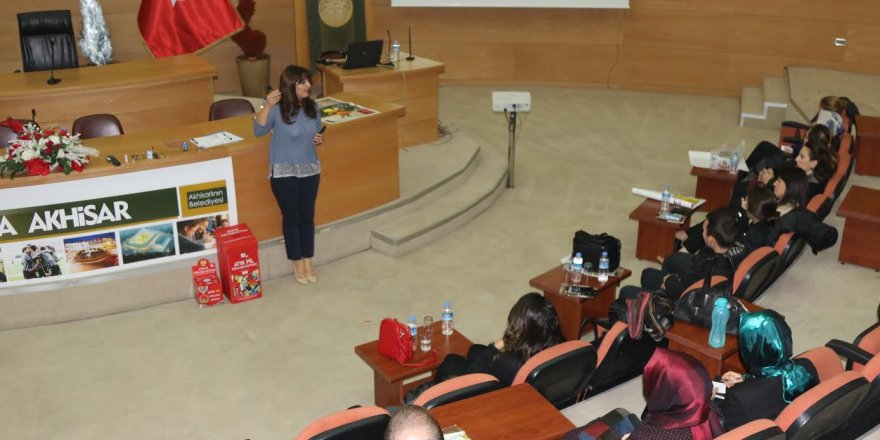 Akhisarlı eğitimcilere atık pil eğitimi