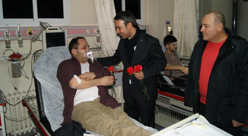 AK Parti Konak’tan hastanelere, karakollara yılbaşı ziyareti