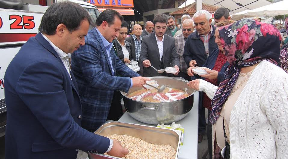 AK Parti Menderes’ten Aşure Etkinliği