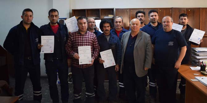 ALİAĞA’DA MESLEKİ YETERLİLİK BELGELERİ VERİLDİ