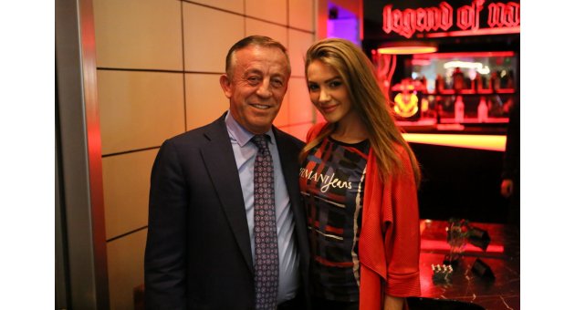 ALİ AĞAOĞLU, OTİLİA HAYRANI