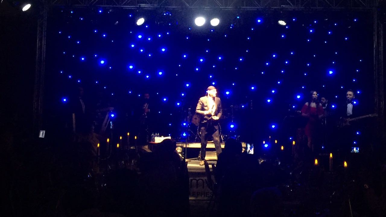 Altay'dan Kuşadası'nda Muhteşem Konser