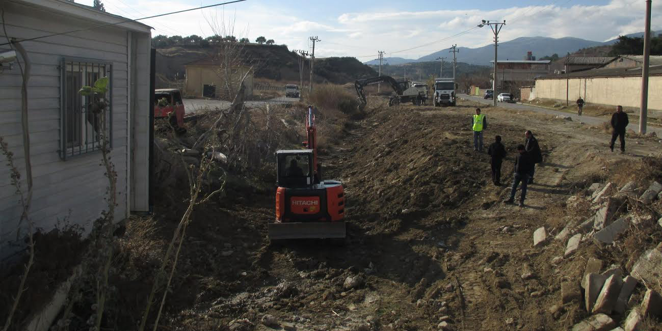 AŞAĞIÇOBANİSA SEL BASKINLARINDAN KURTULUYOR
