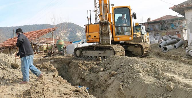 Aşağıgüllüce Kanalizasyon Hattı Yenileniyor