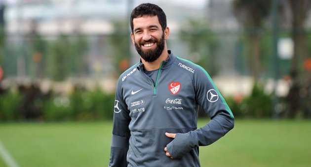 Aslıhan Doğan&#039;dan Arda Turan&#039;a jest
