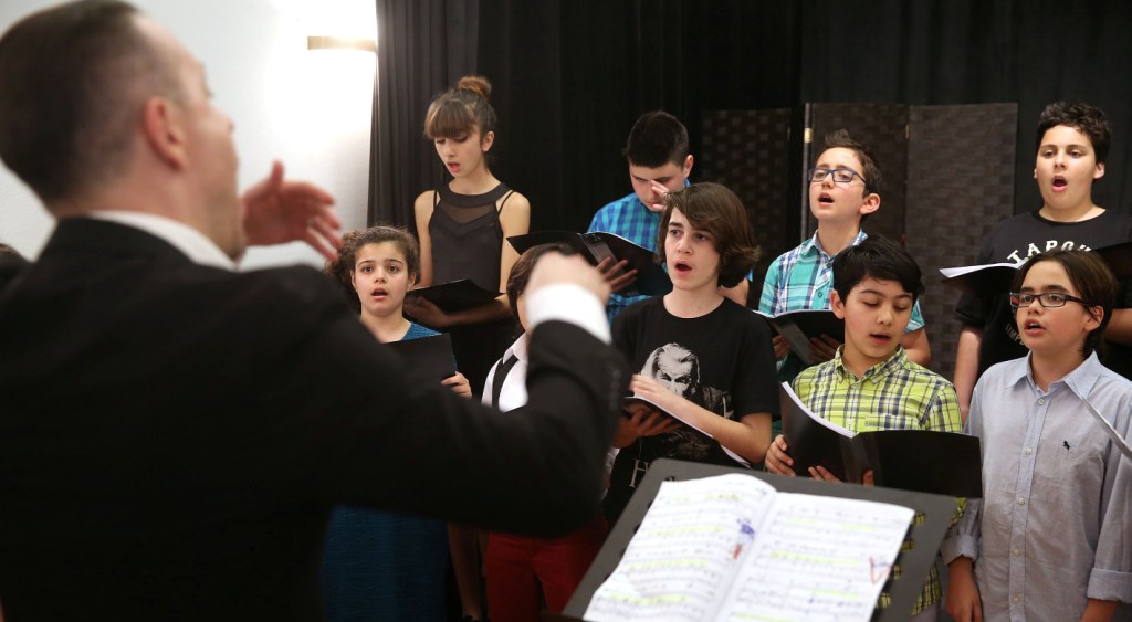 Atatürk’ün Çocukları BBKSM’de sahne aldı