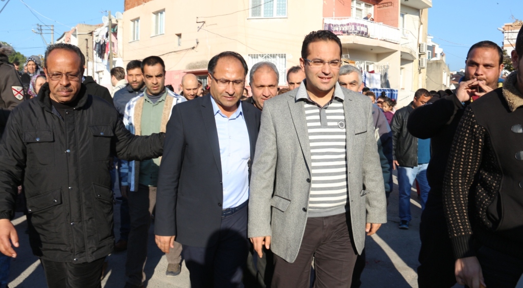 Atila ve Purçu Tarlabaşı’nda çiçeklerle karşılandı