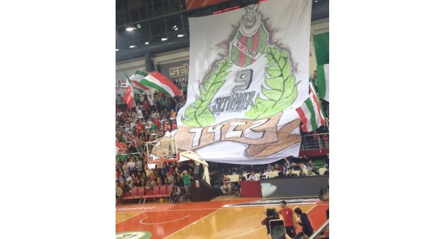 Atina&#039;daki çirkin pankarta ‘9 Eylül 1922’ cevabı!