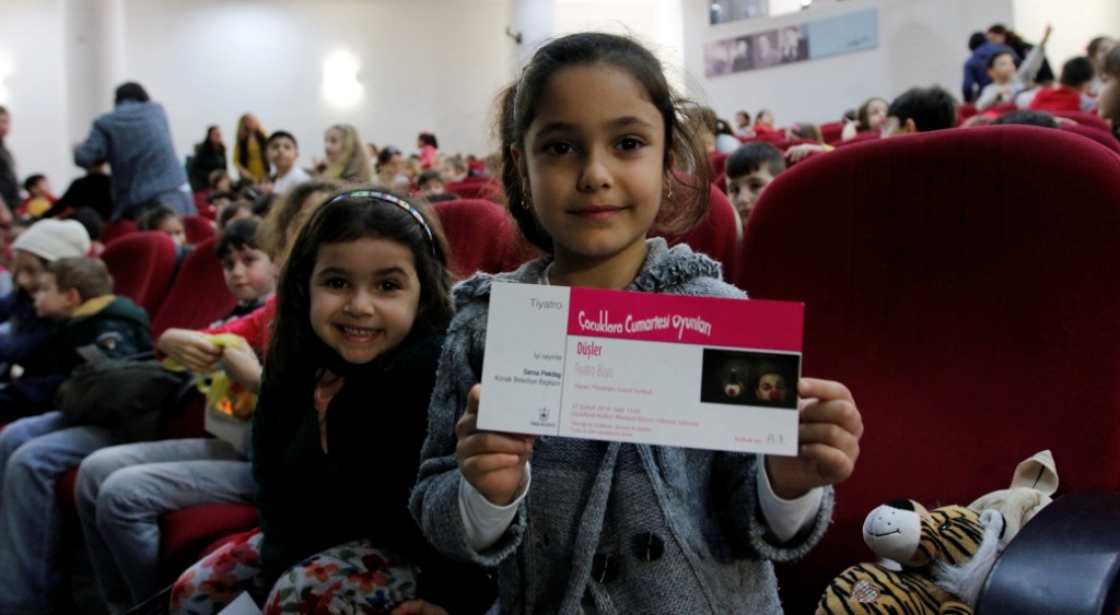 AVM’ye değil tiyatroya