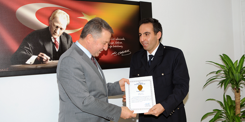 Ayın Polisi olarak seçilen polis memurları ödüllendirildi