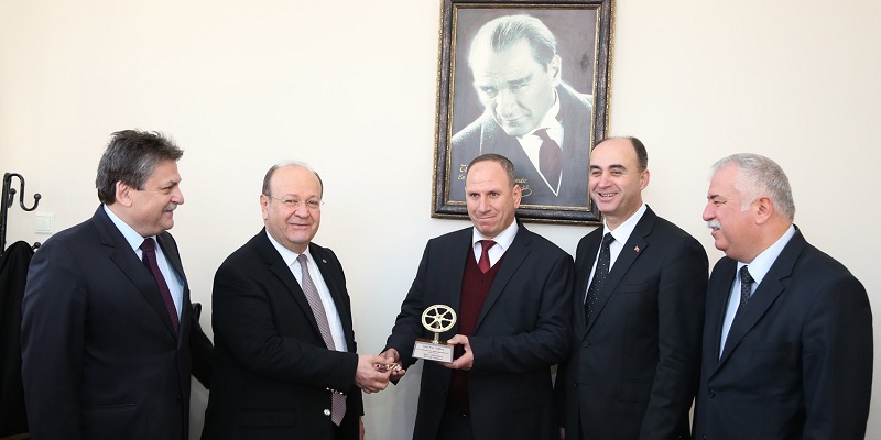 Ayın şoförü, ödülünü Başkan'dan aldı