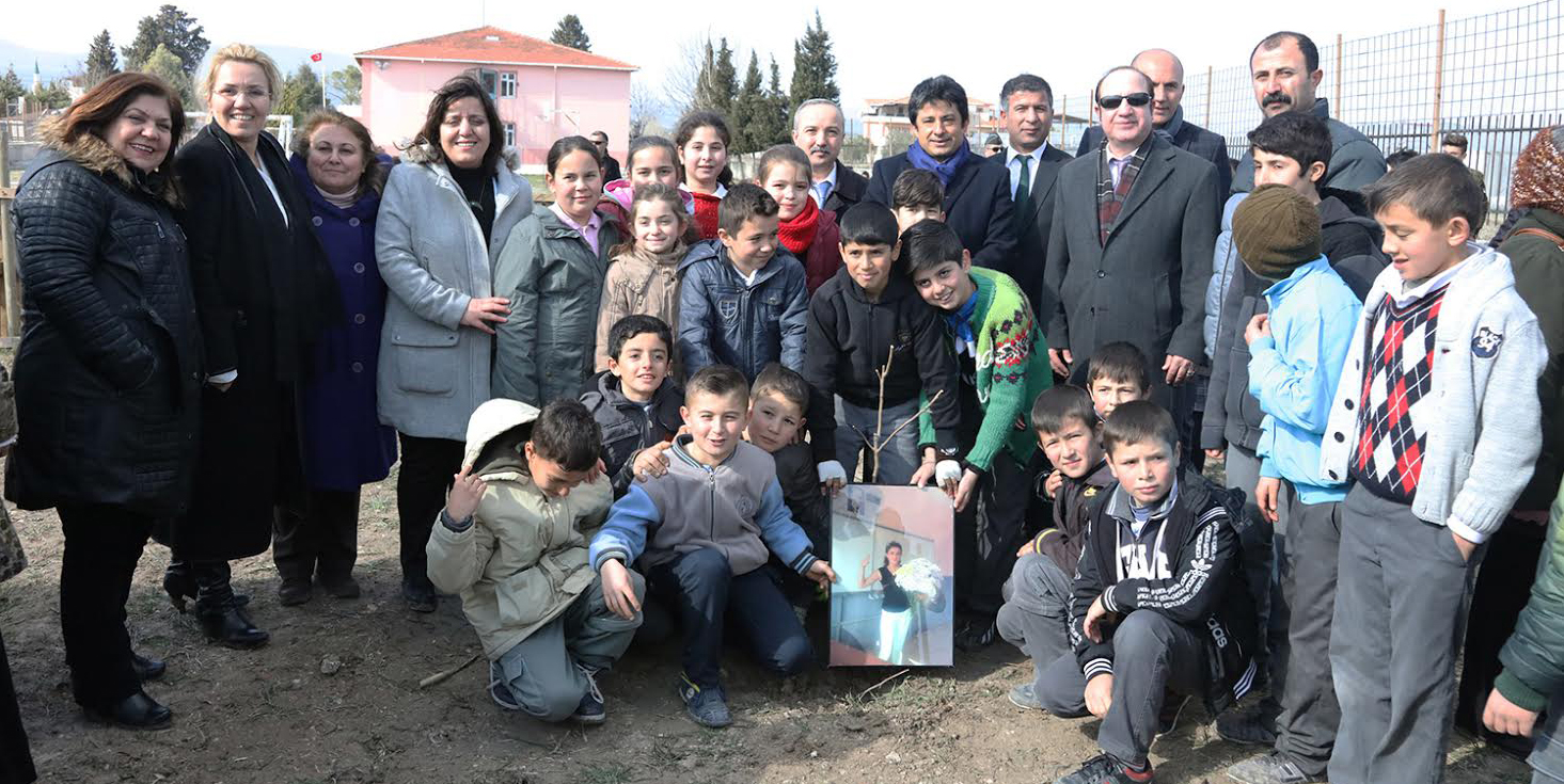 AYŞE AKTAŞ ANISINA AĞAÇ DİKİLDİ