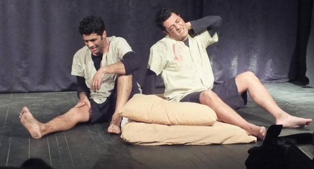 Bademler Köy Tiyatrosu Körfezin Karşıyaka’sındaydı