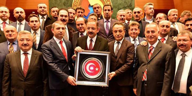 Bakan Özhaseki'ye özel İzmir dosyası...