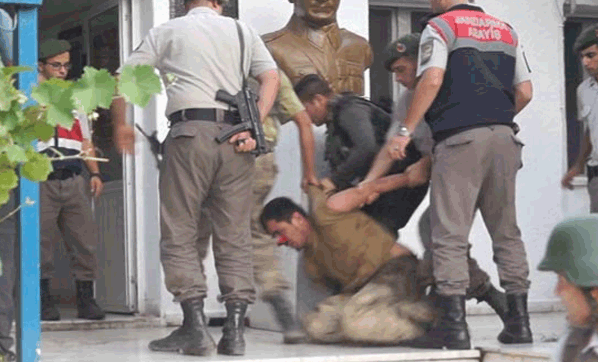 Bakın Darbeci askerleri kim yakalatmış