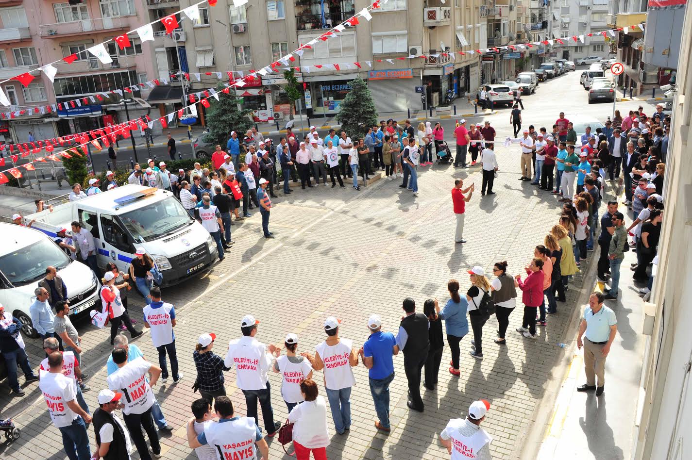 Balçova’da 1 Mayıs Erken Başladı