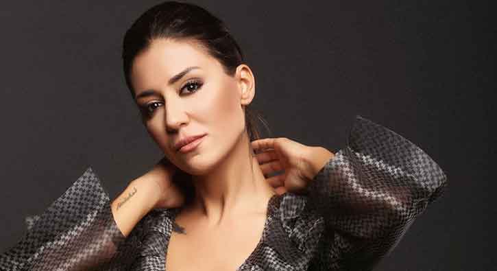 Banu Parlak'a 60 konserlik imza