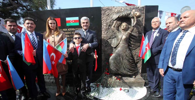 Barış ve Kardeşliğe Adanan Anıt Açıldı