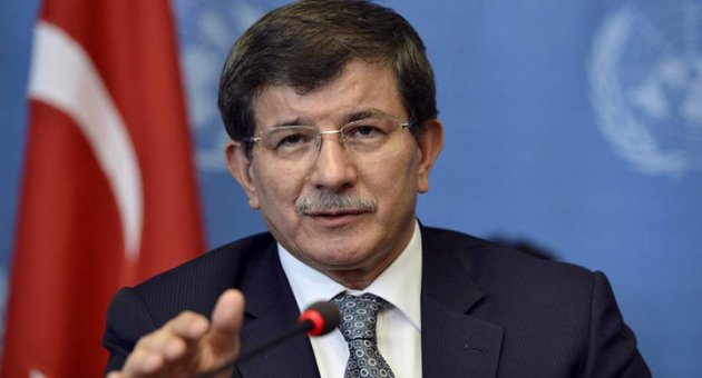 Başbakan Davutoğlu, Merkel'le telefonda görüştü