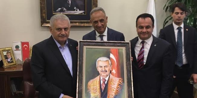 Başbakan Yıldırım Ödemiş Belediyesi’ni ziyaret etti