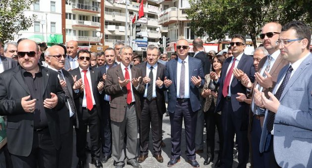 Başbuğ Türkeş Manisa’da Unutulmadı