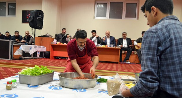 Basın mensupları, sıra gecesinde stres attı