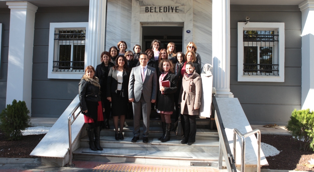 Başkan Atila'dan 8 Mart'ta kadınlara izin