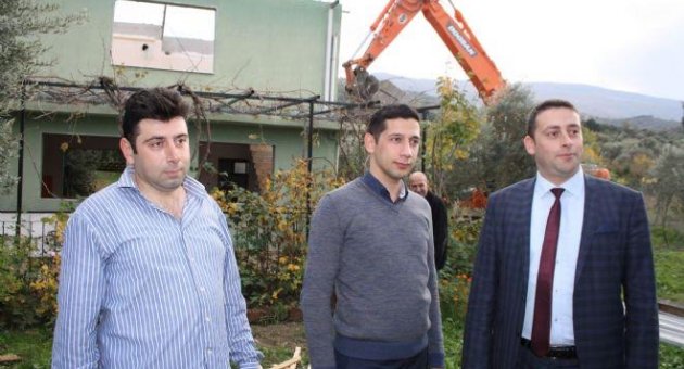 BAŞKAN ÇİÇEK YEĞENLERİNE BİLE ACIMADI