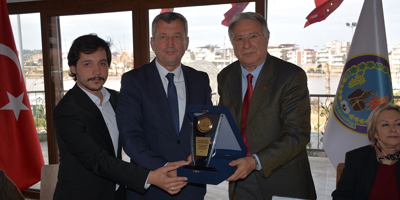 Başkan ŞAHİN, Plaketle Onurlandırıldı