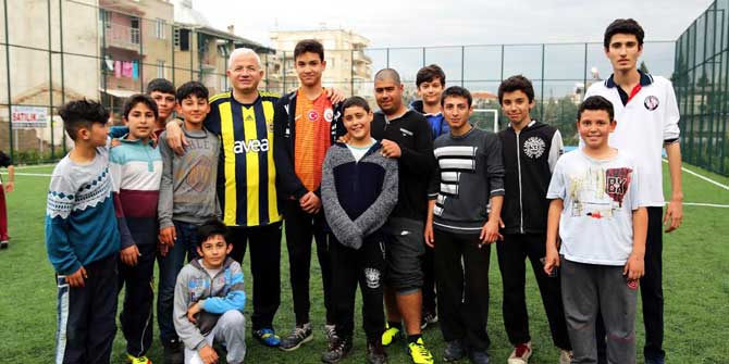 Başkan Stresi Çocuklarla Futbol Oynarak Atıyor