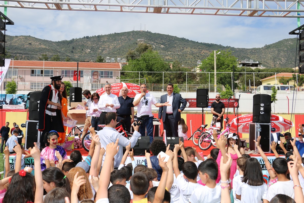 BAYINDIR’DA 23 NİSAN ŞENLİĞİ