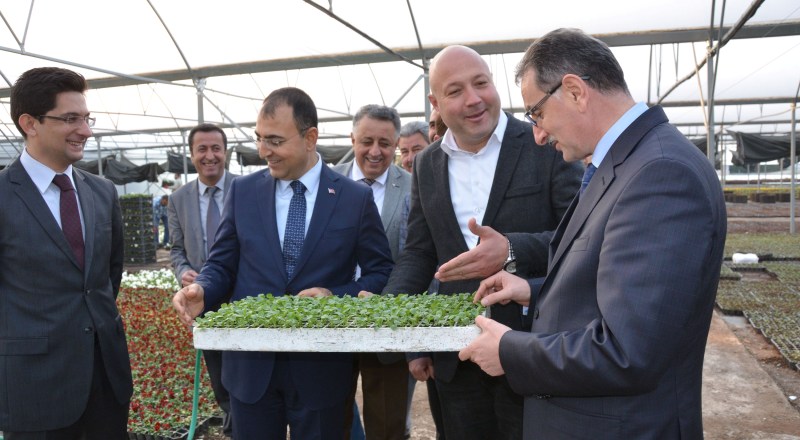 Bayındır’da Don Afetinden Zarar Gören Üreticilere 13 Bin Fidan Dağıtıldı