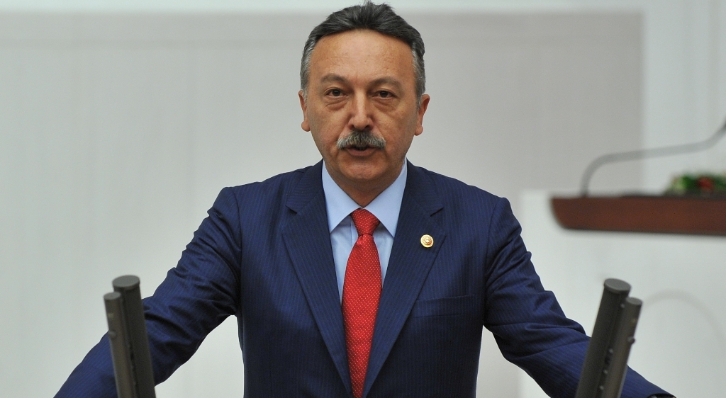 Bayır: ''Kaçak sarayın faturası da vatandaşa kesiliyor''