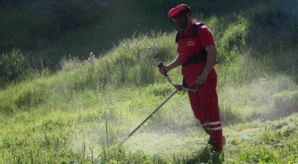 Bayraklı’da bahar temizliği başladı