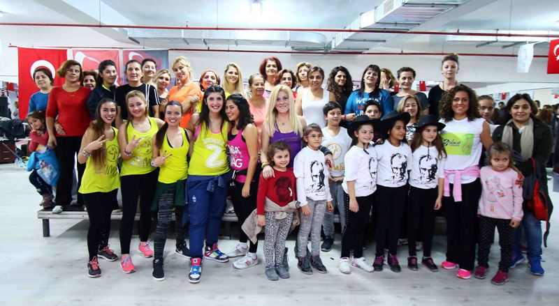 Bayraklı’da Bokwa ve Zumba rüzgarı
