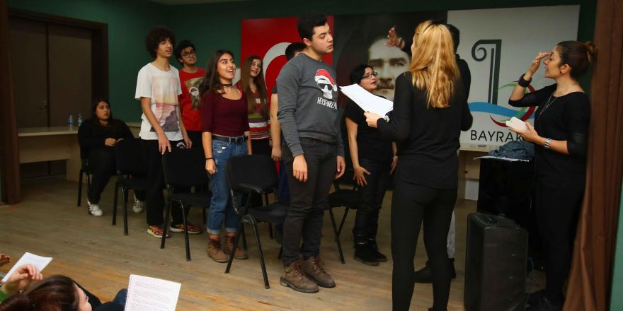 Bayraklı’da kabare heyecanı!