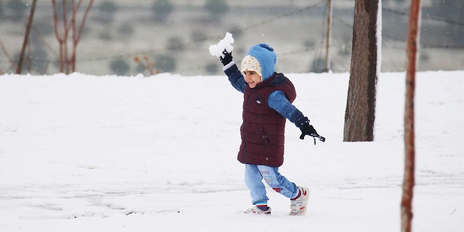 Bayraklı'da kar keyfi