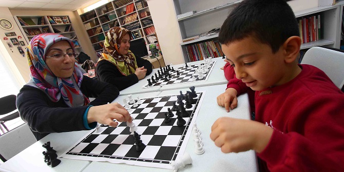 Bayraklı’da satranç kursuna yoğun ilgi