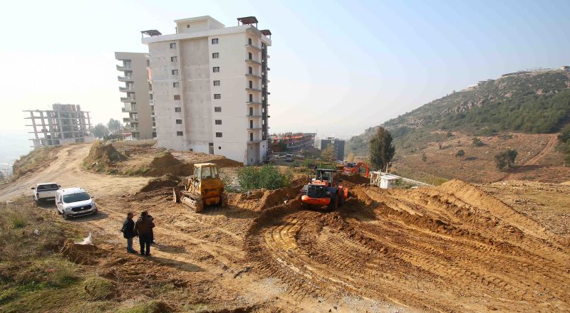 Bayraklı’da yeni yollar açılıyor