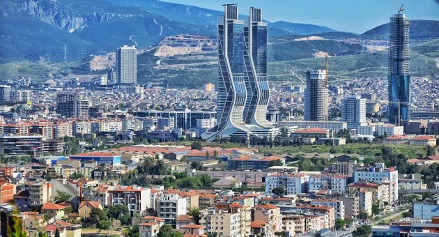 Bayraklı kendiliğinden dönüşecek!