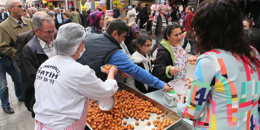 Bayraklı Ulu Önder Atatürk'ü andı