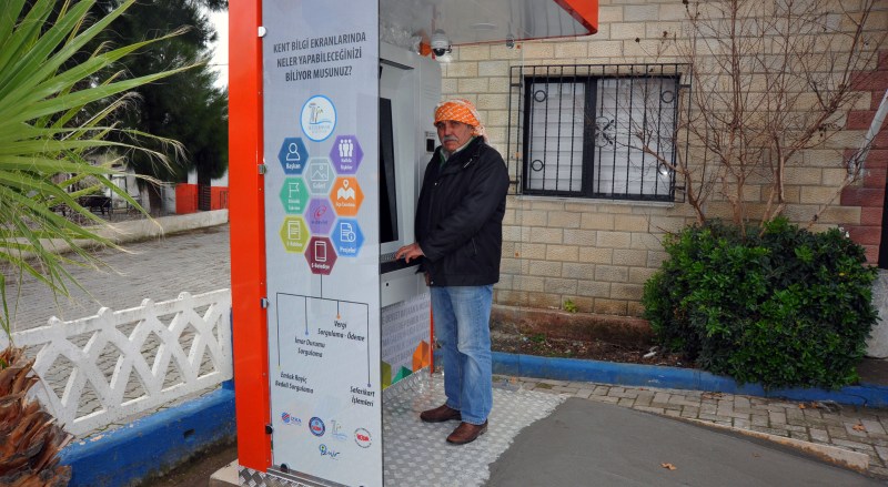 BELEDİYE KÖY MEYDANLARINA YERLEŞİYOR